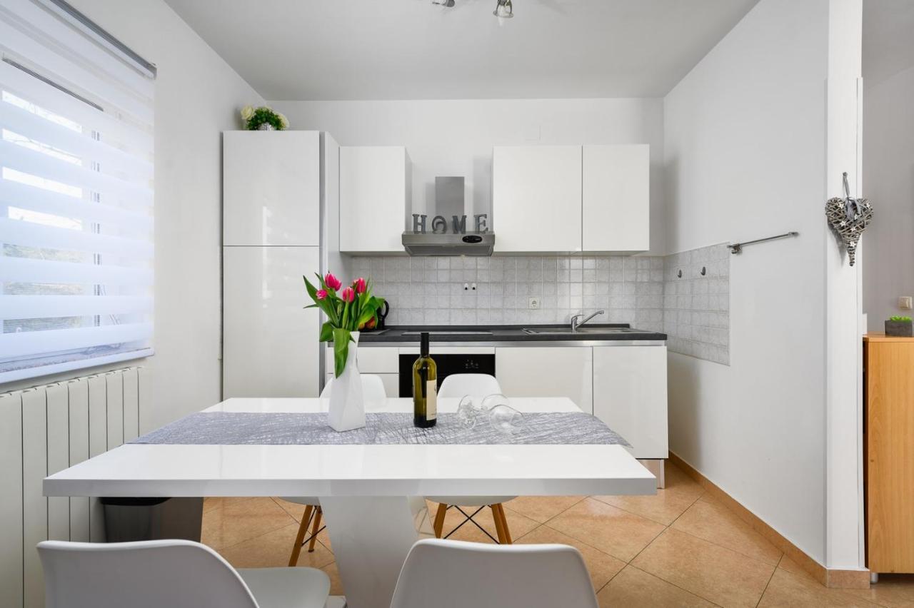 Bozica House With Apartments Murine Exterior foto